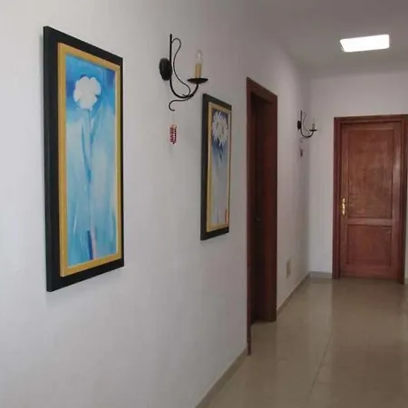 Sleeps 6 Wifi Villa *